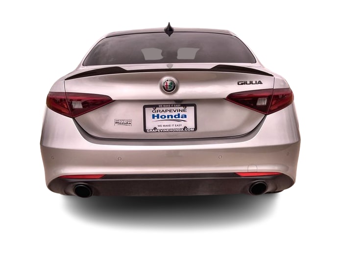 Thumbnail: 2020 Alfa Romeo Giulia - 5