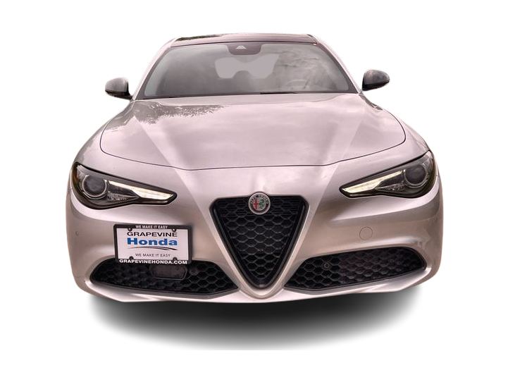 Thumbnail: 2020 Alfa Romeo Giulia - 6