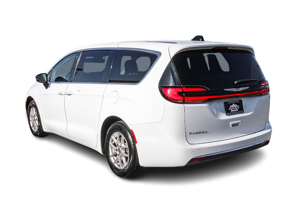 Thumbnail: 2024 Chrysler Pacifica - 3