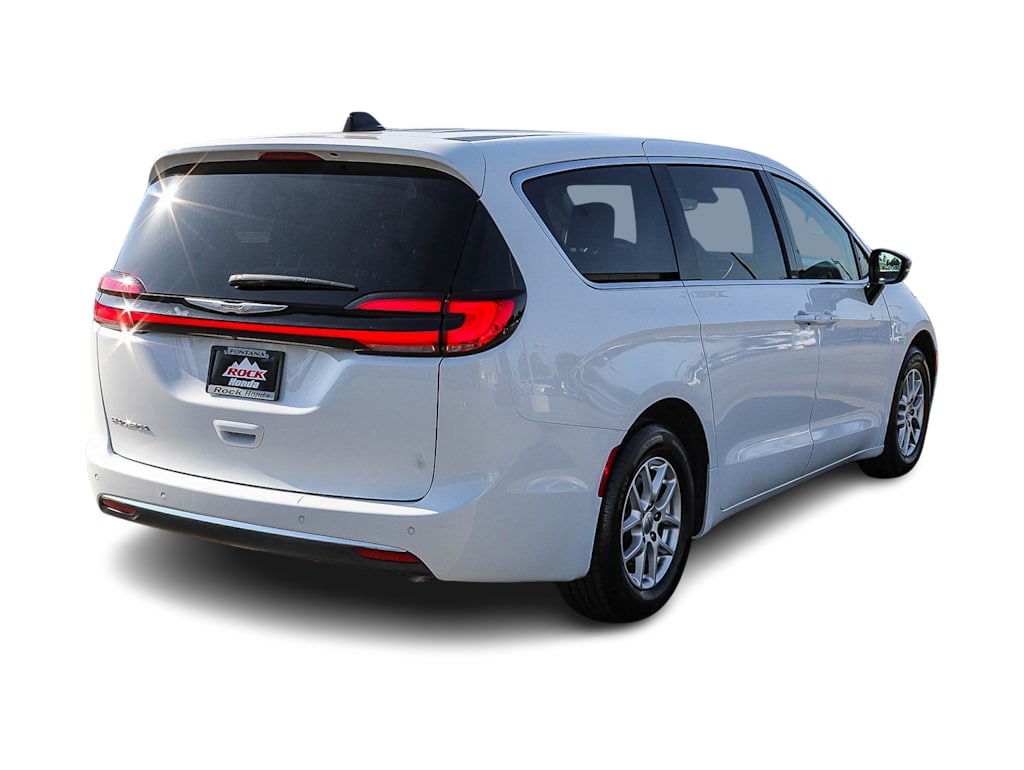 Thumbnail: 2024 Chrysler Pacifica - 19