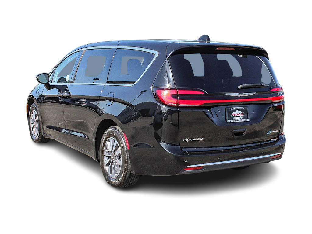 Thumbnail: 2024 Chrysler Pacifica - 3