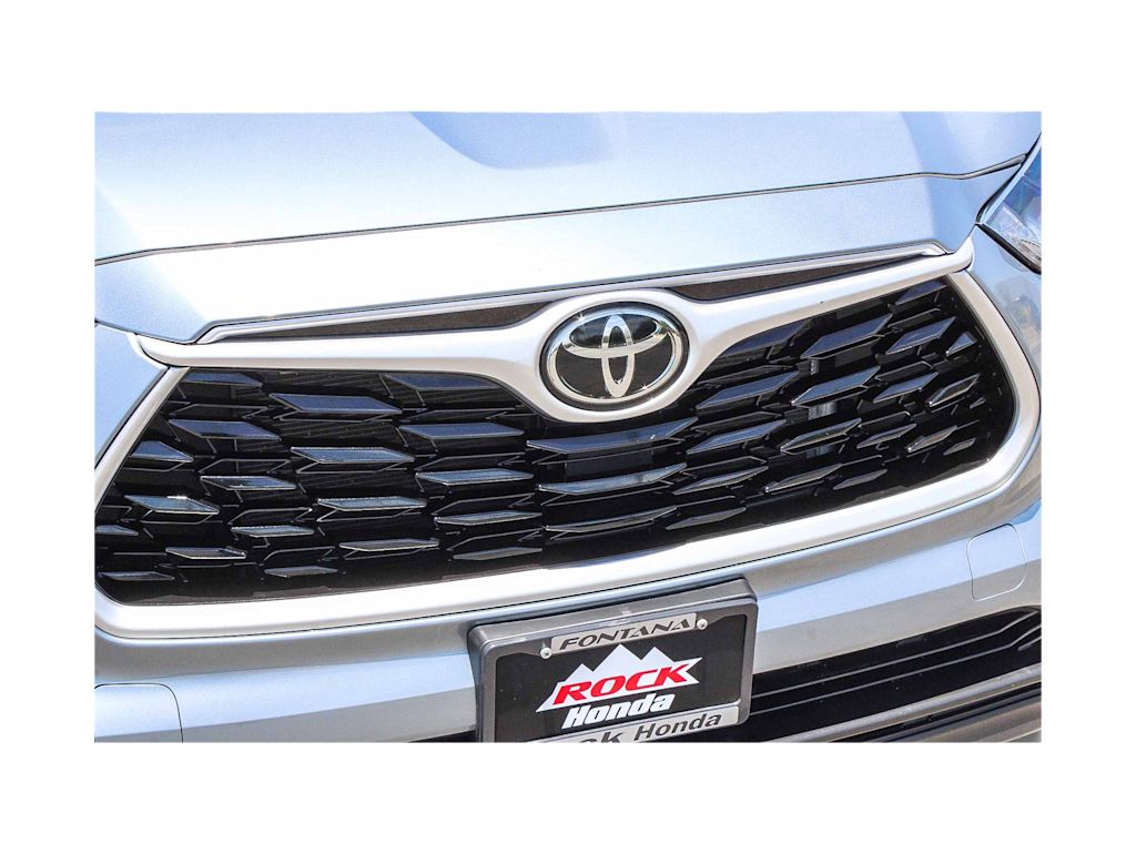 Thumbnail: 2022 Toyota Highlander - 19
