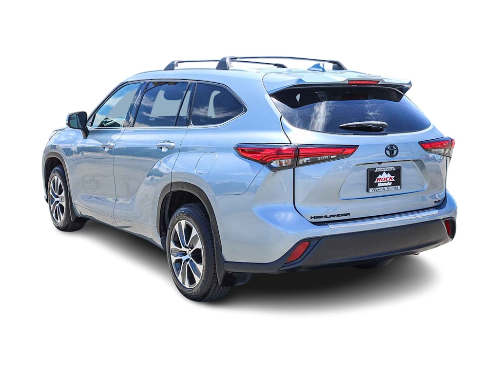 Thumbnail: 2022 Toyota Highlander - 3