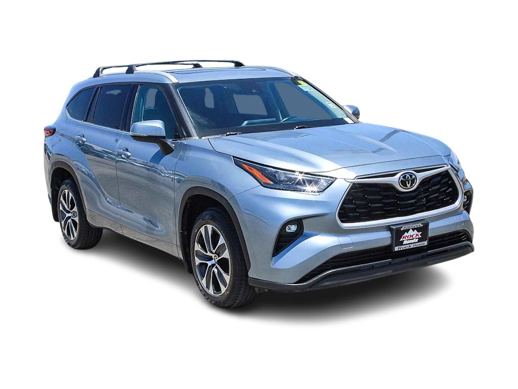 Thumbnail: 2022 Toyota Highlander - 17