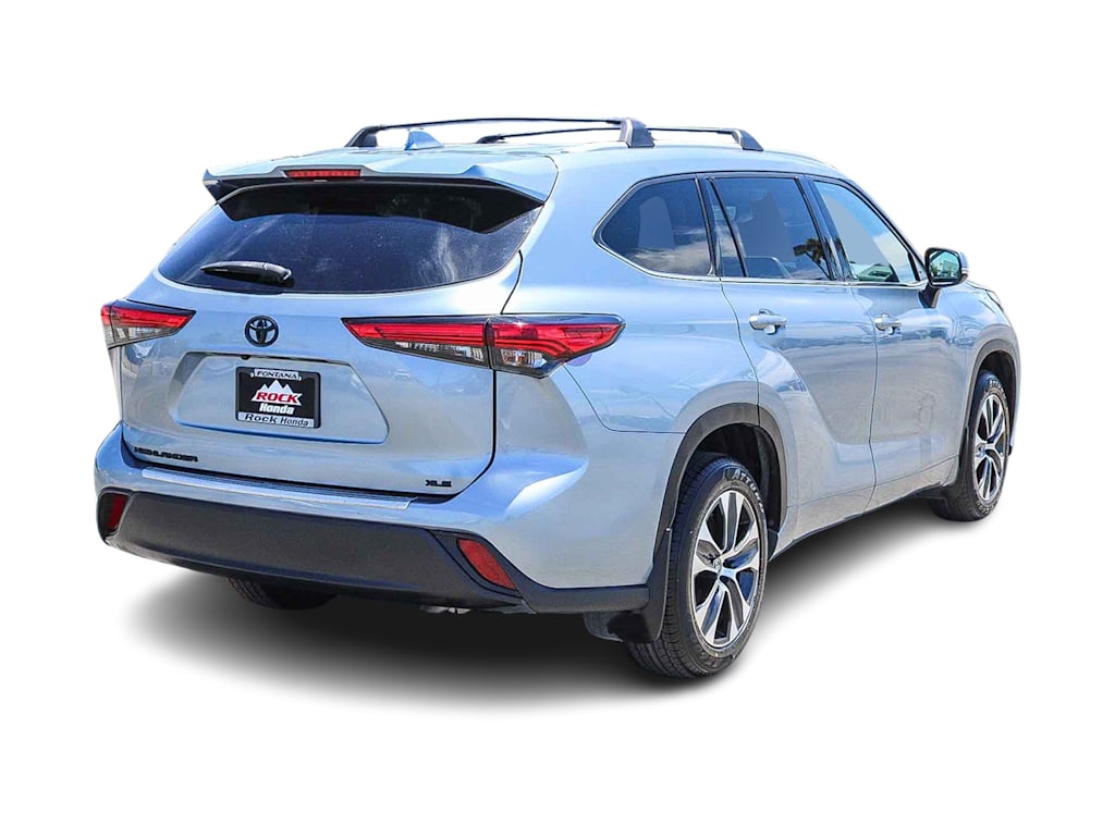 Thumbnail: 2022 Toyota Highlander - 20