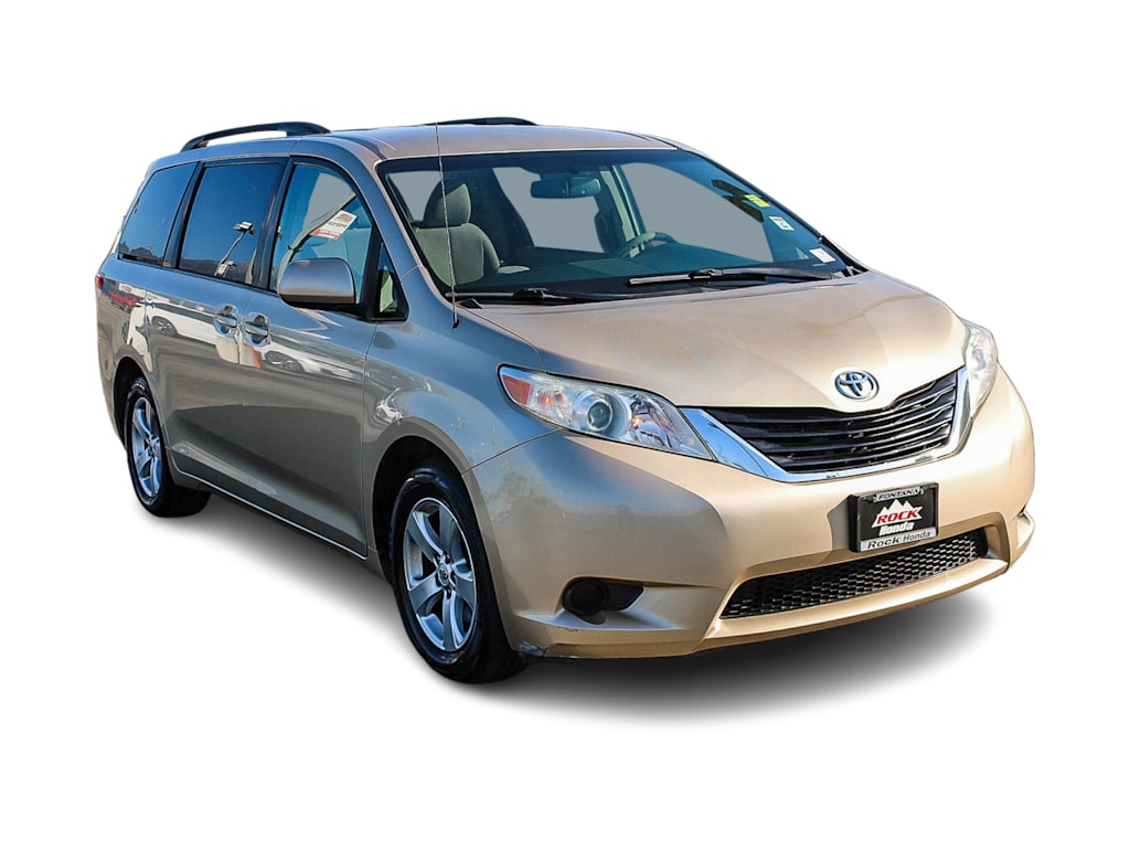 Thumbnail: 2013 Toyota Sienna - 17