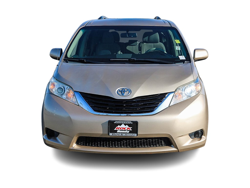 Thumbnail: 2013 Toyota Sienna - 4