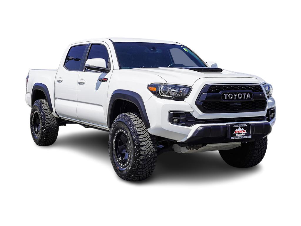 Thumbnail: 2018 Toyota Tacoma - 16