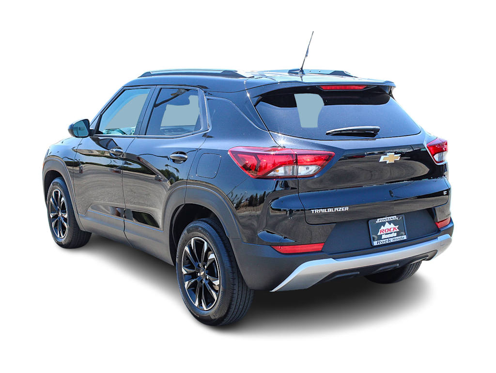 Thumbnail: 2023 Chevrolet TrailBlazer - 3