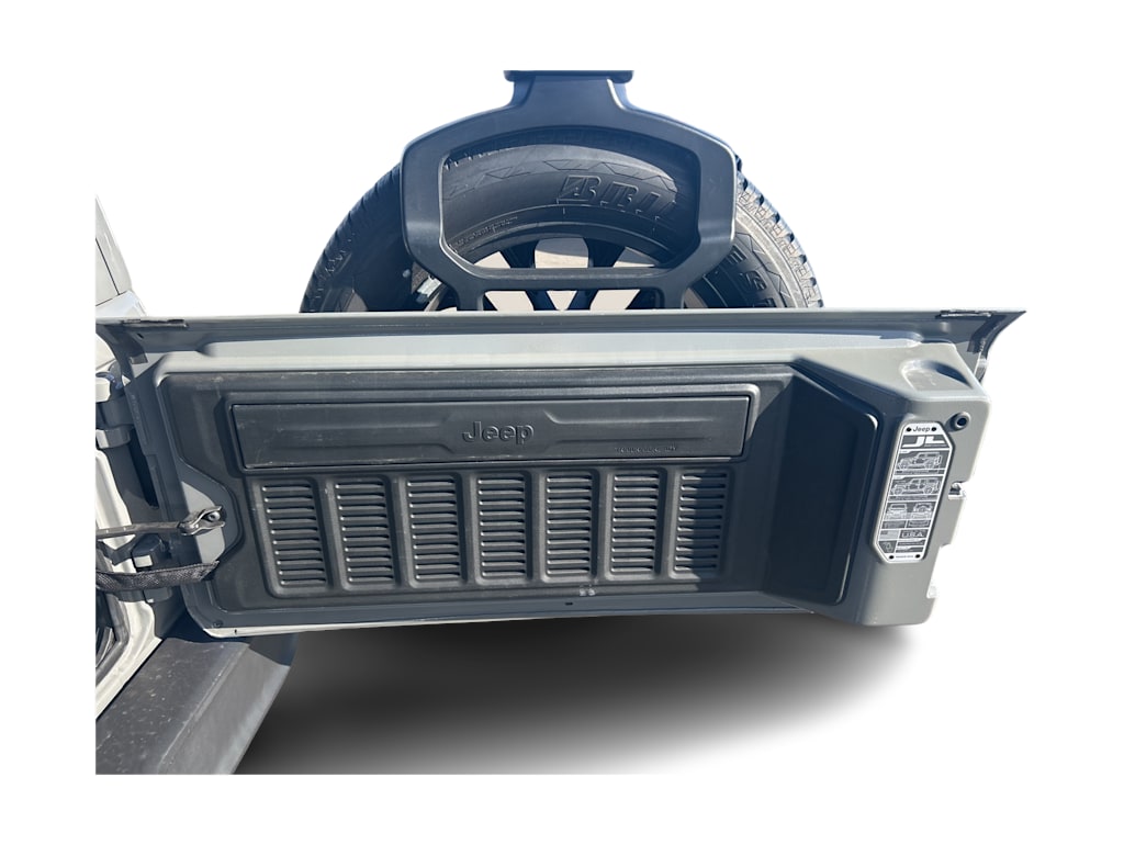 Thumbnail: 2023 Jeep Wrangler - 32