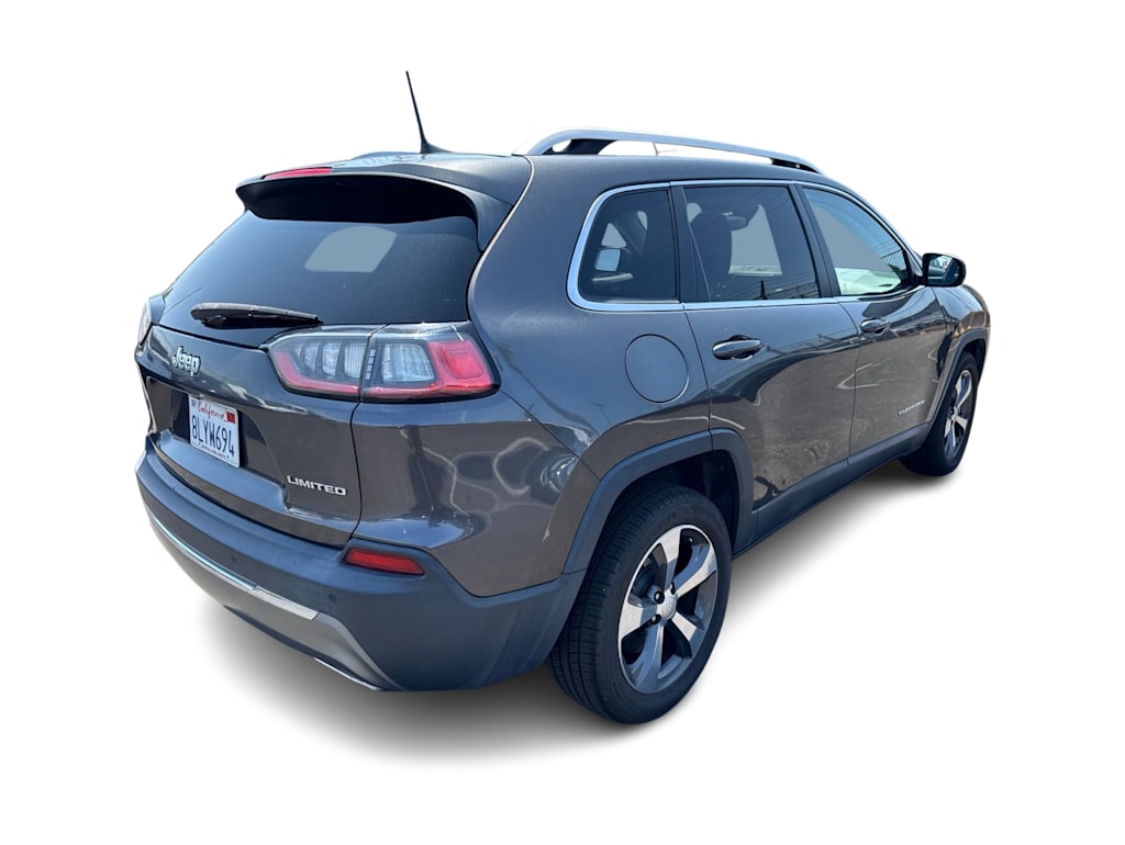 Thumbnail: 2019 Jeep Cherokee - 17