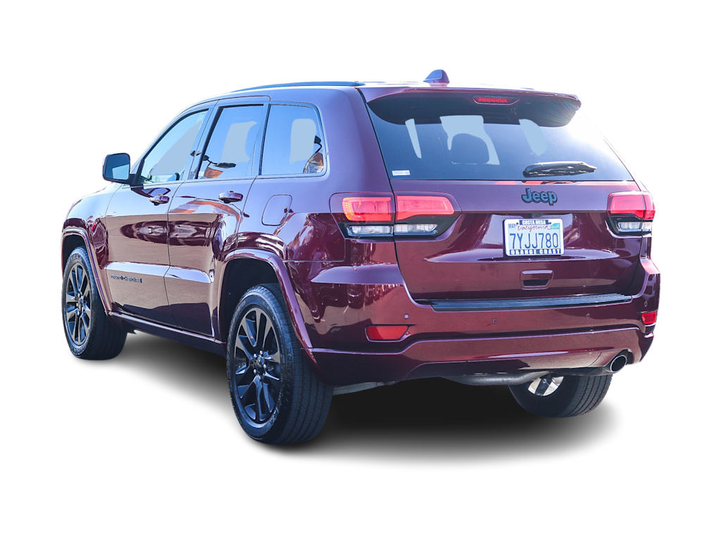 Thumbnail: 2017 Jeep Grand Cherokee - 3
