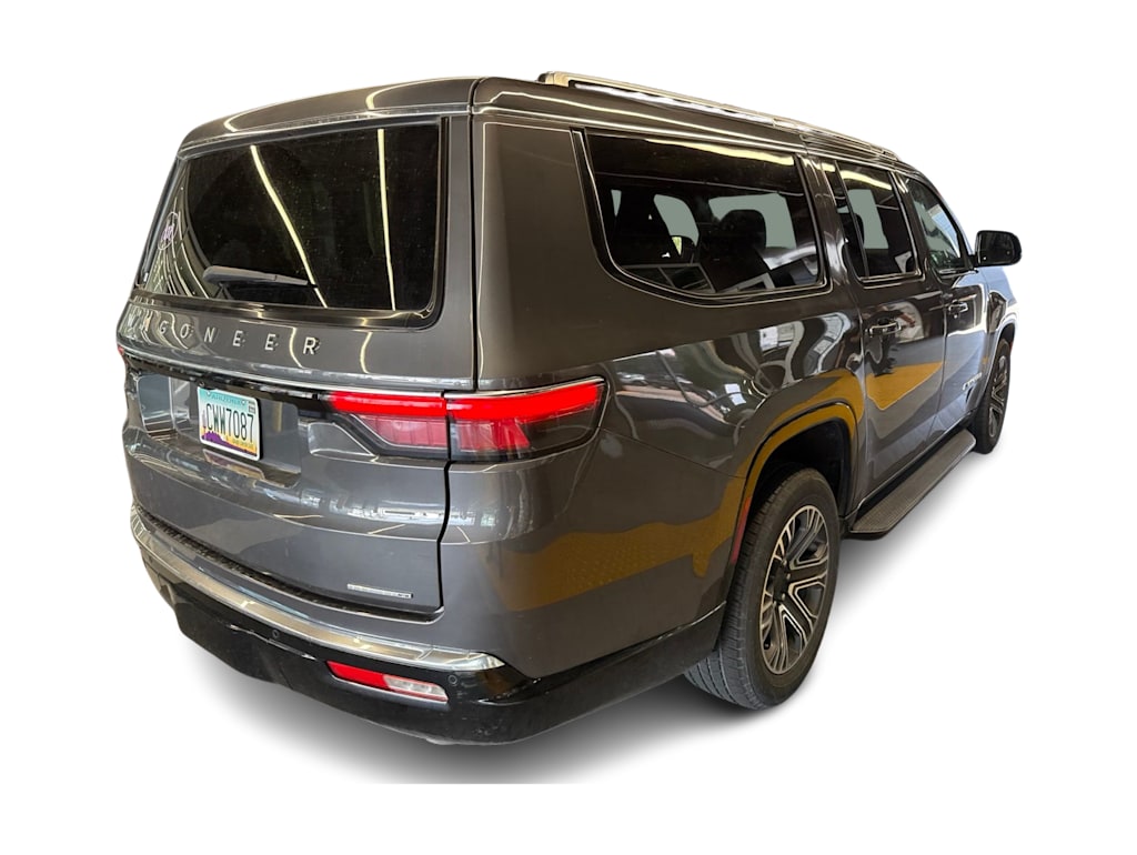 Thumbnail: 2024 Jeep Wagoneer - 14