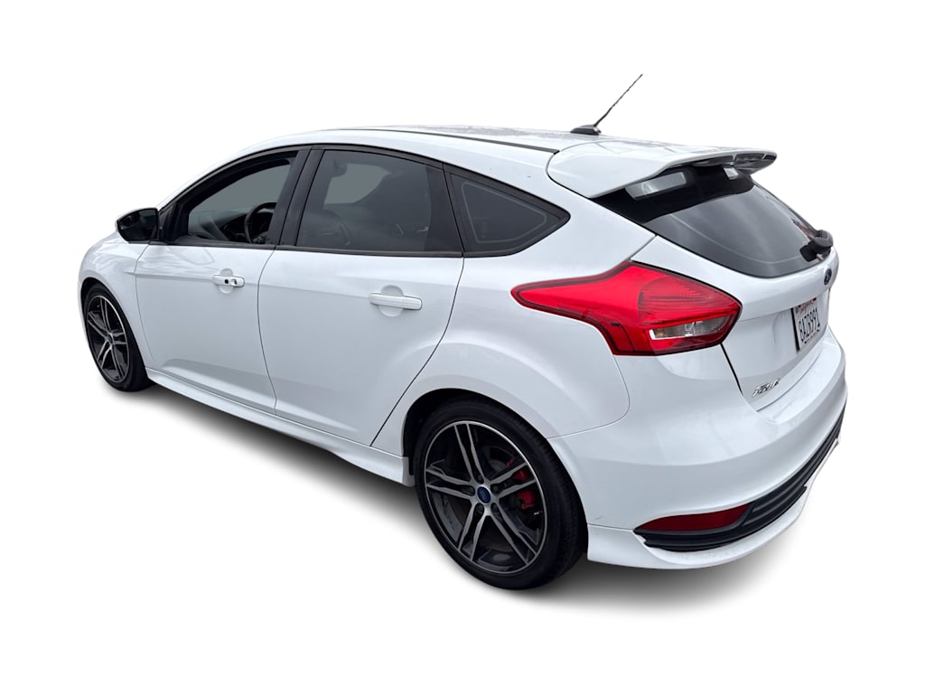 Thumbnail: 2017 Ford Focus - 21