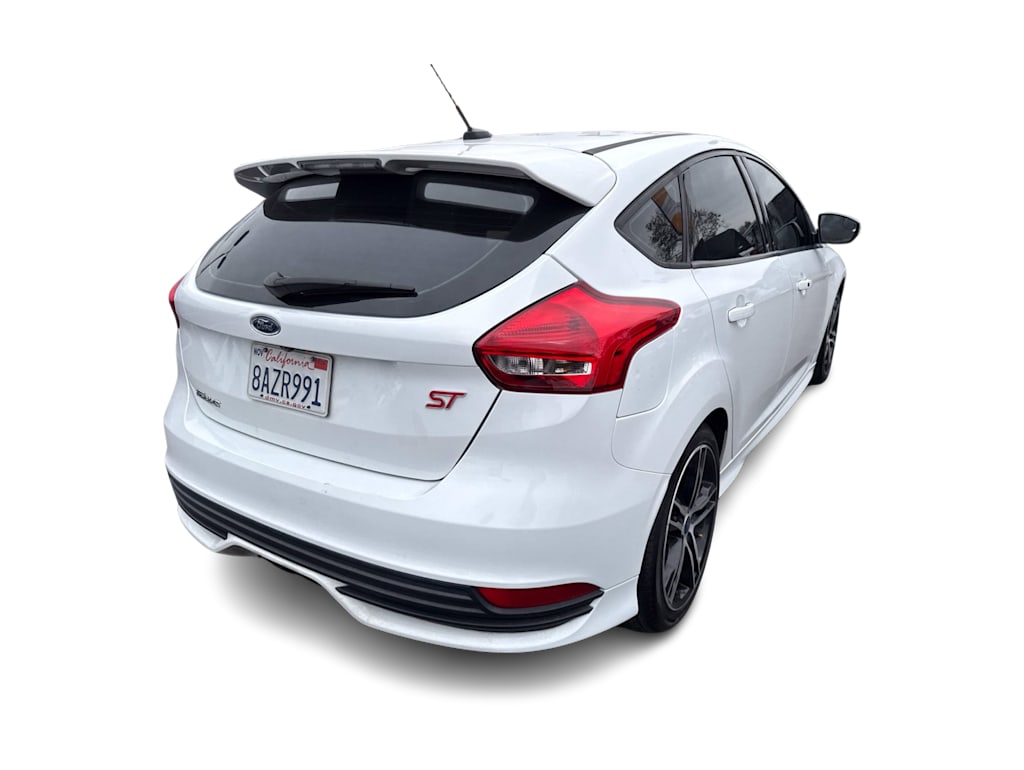 Thumbnail: 2017 Ford Focus - 15