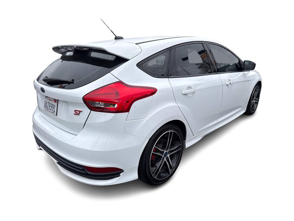 Thumbnail: 2017 Ford Focus - 14