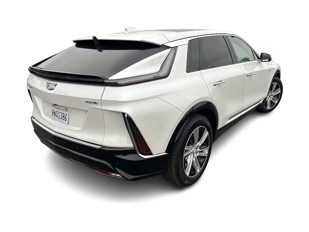 Thumbnail: 2024 Cadillac Lyriq - 18