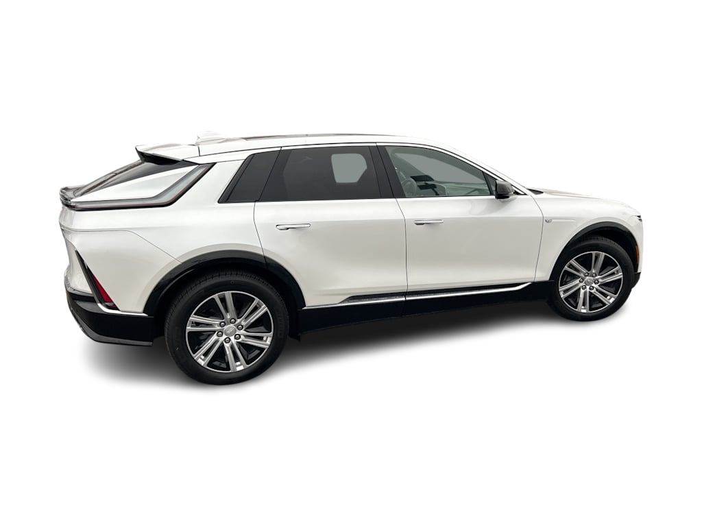 Thumbnail: 2024 Cadillac Lyriq - 19