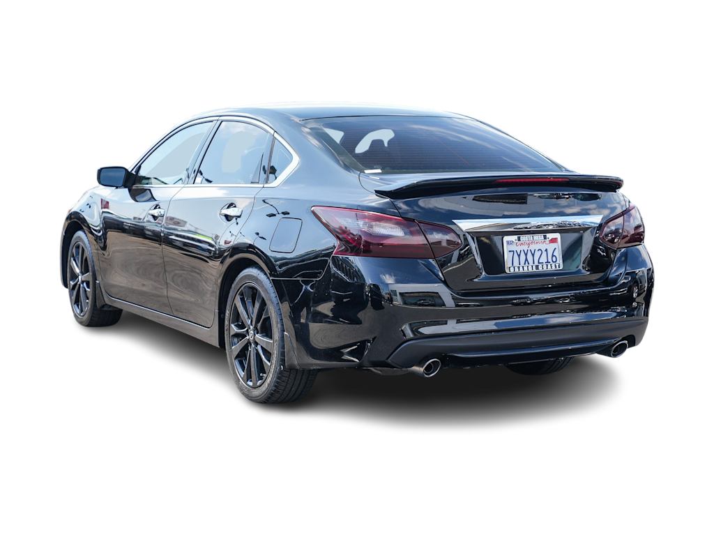 Thumbnail: 2017 Nissan Altima - 3