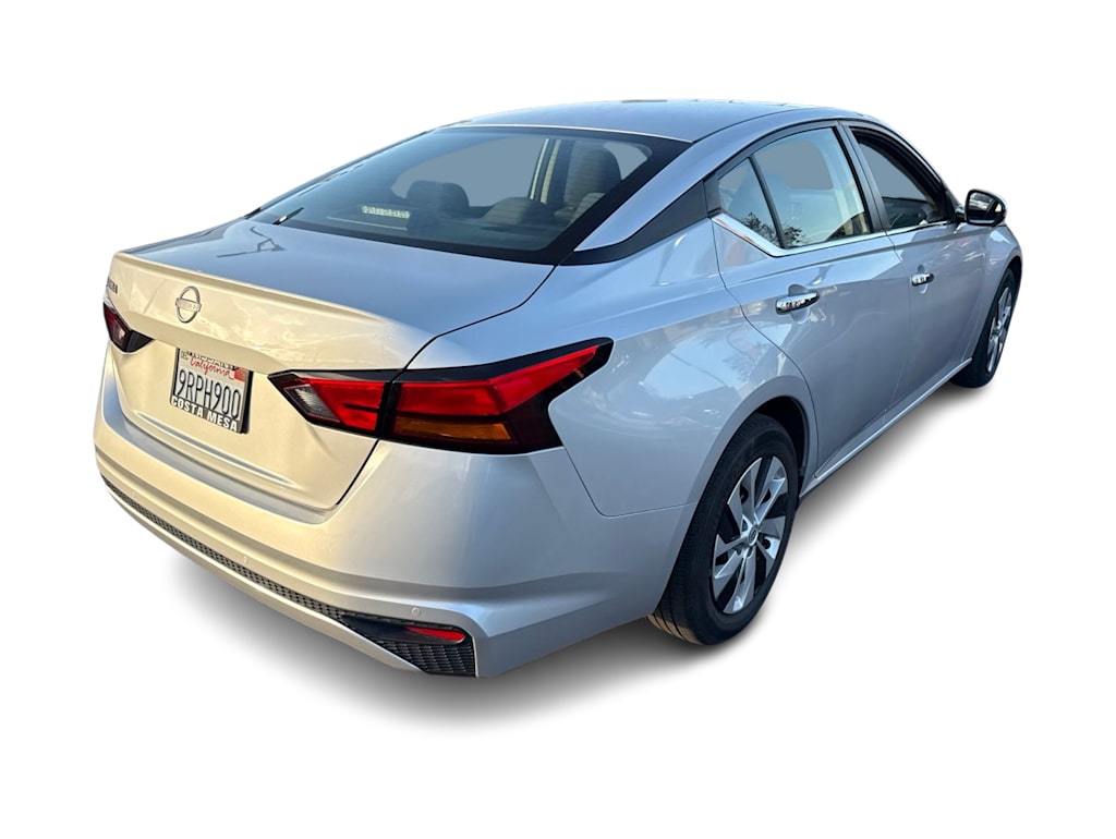 Thumbnail: 2023 Nissan Altima - 19