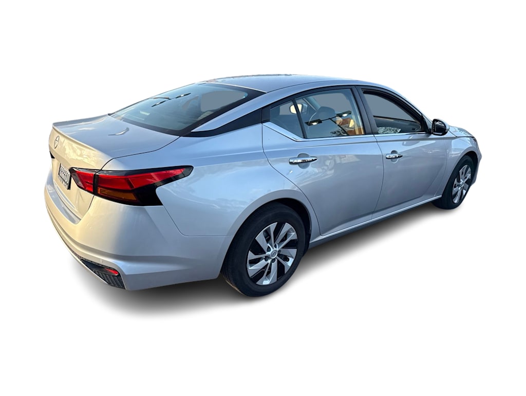 Thumbnail: 2023 Nissan Altima - 18