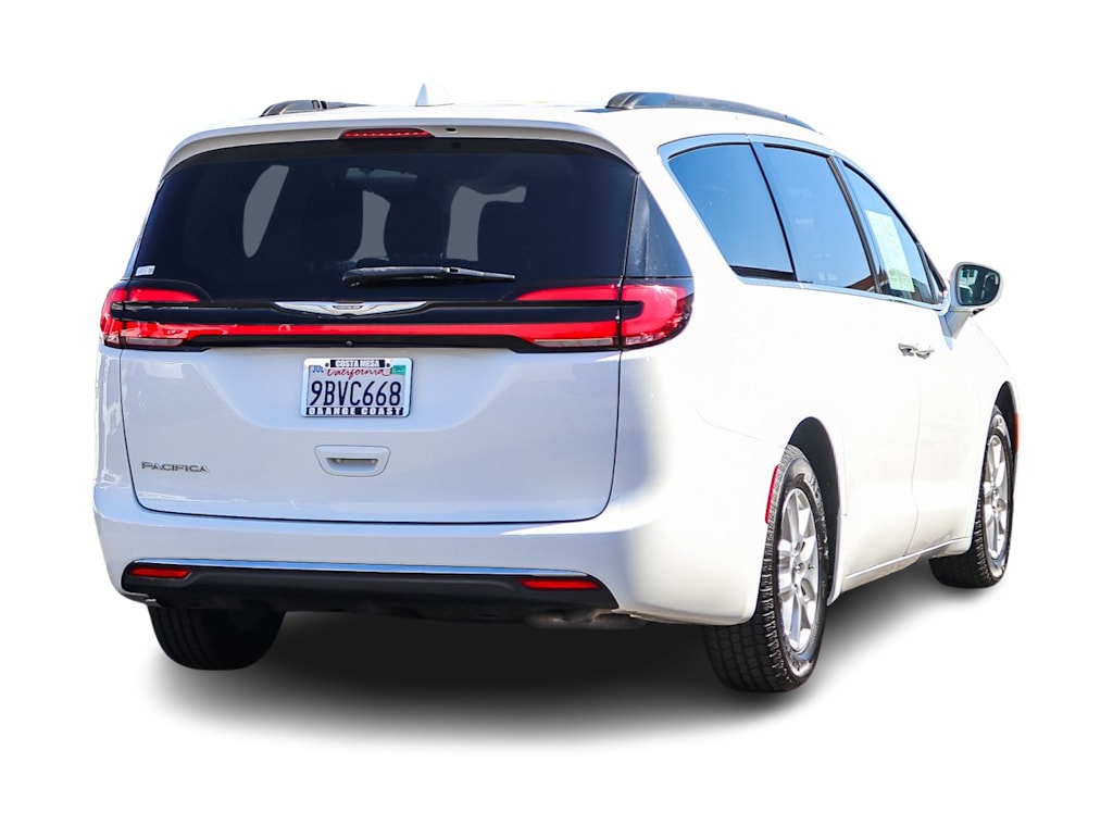 Thumbnail: 2022 Chrysler Pacifica - 17