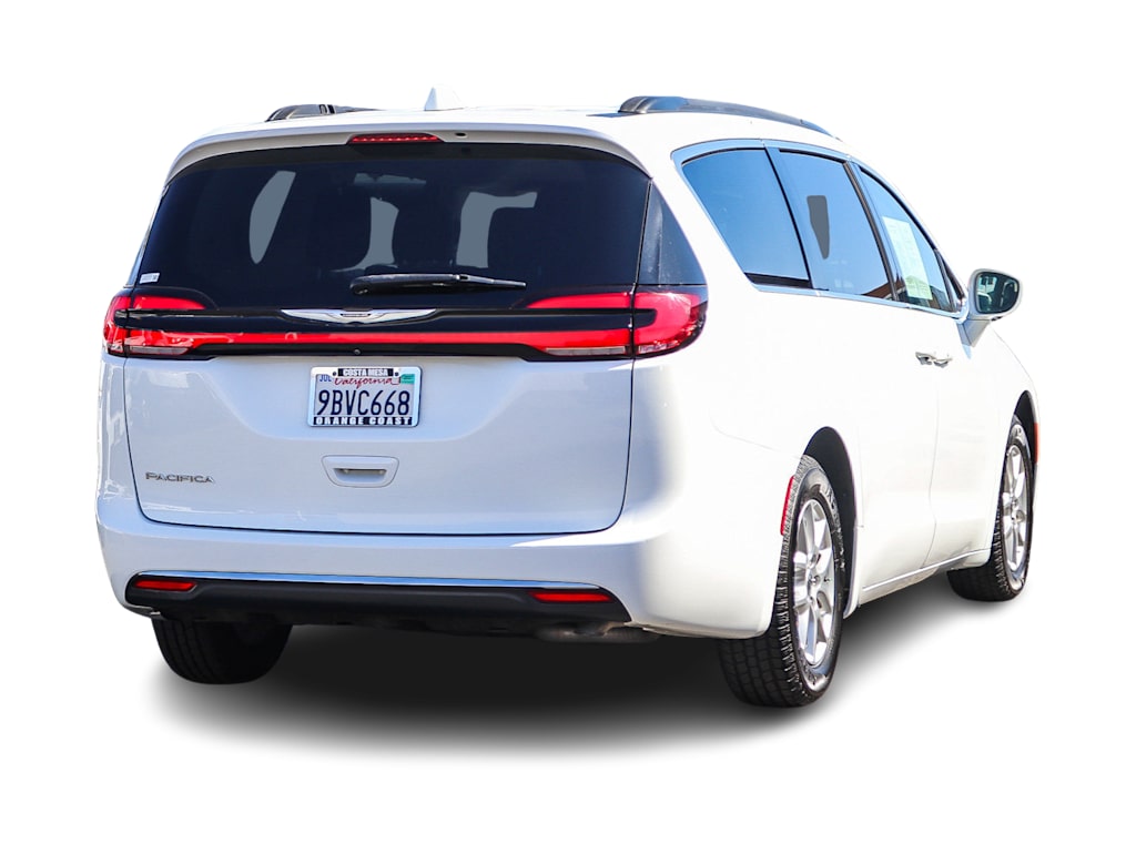 Thumbnail: 2022 Chrysler Pacifica - 17