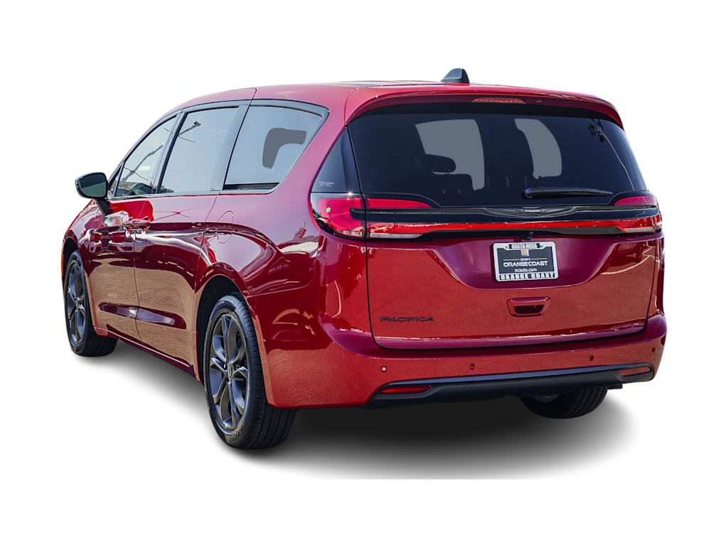 Thumbnail: 2026 Chrysler Pacifica - 3