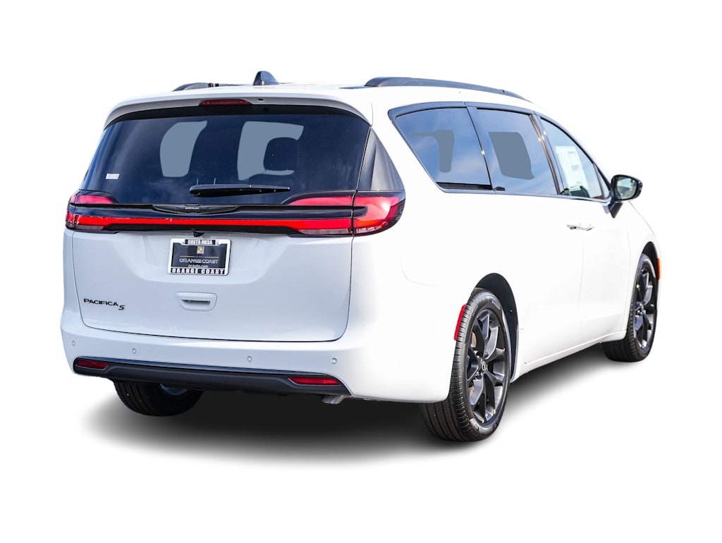 Thumbnail: 2026 Chrysler Pacifica - 18