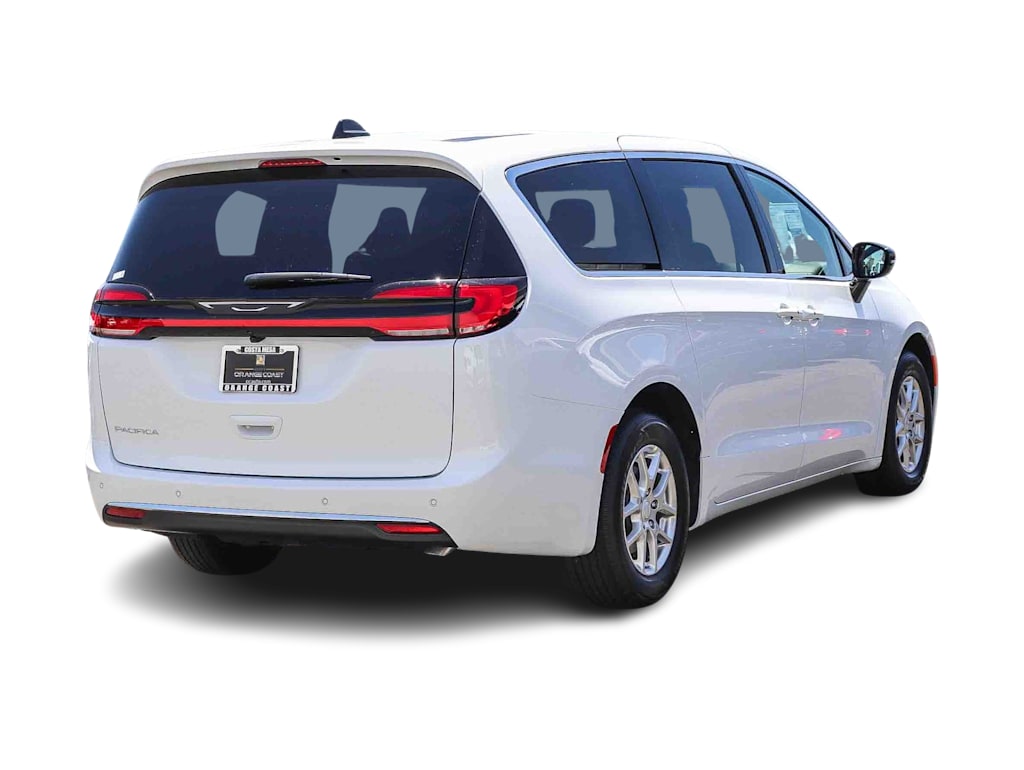 Thumbnail: 2027 Chrysler Pacifica - 17