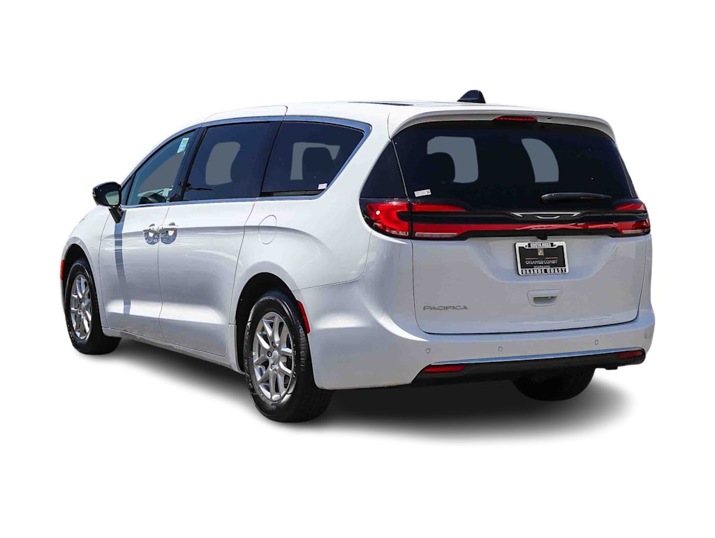 Thumbnail: 2027 Chrysler Pacifica - 3