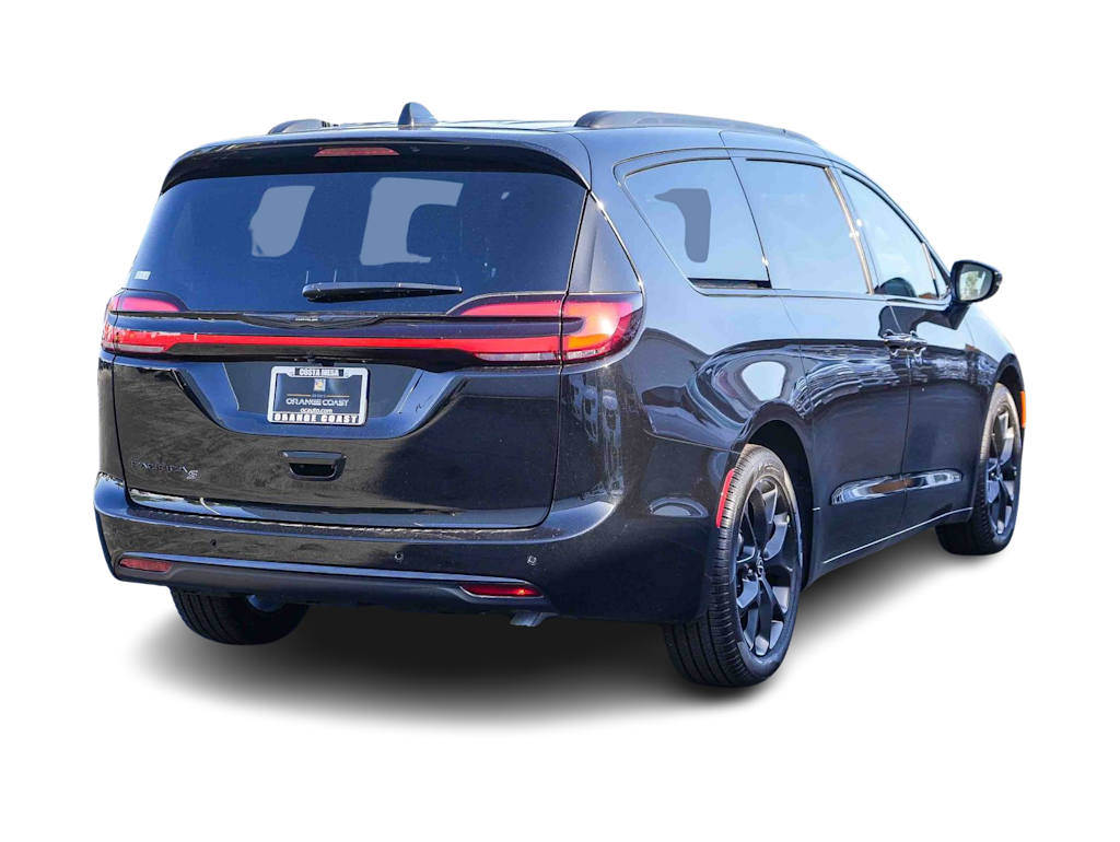 Thumbnail: 2026 Chrysler Pacifica - 18