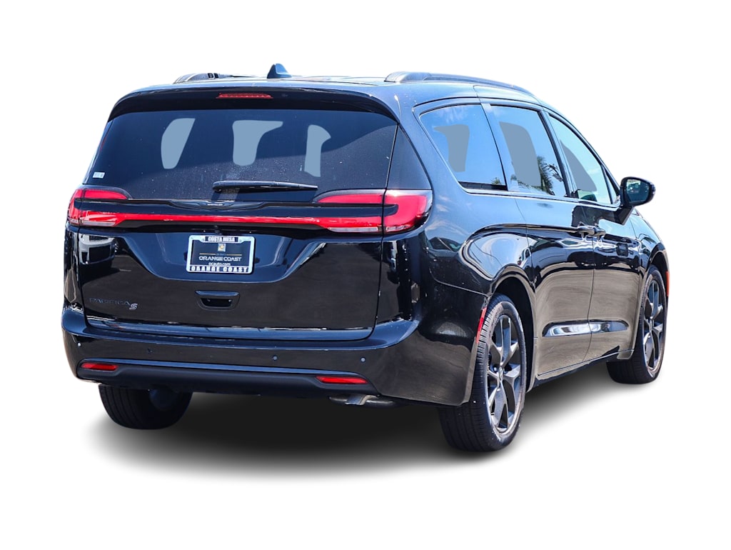 Thumbnail: 2026 Chrysler Pacifica - 16