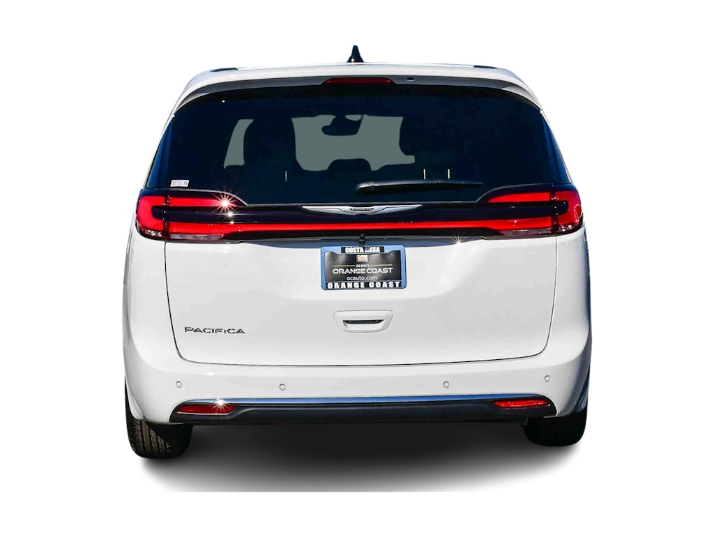 Thumbnail: 2026 Chrysler Pacifica - 4