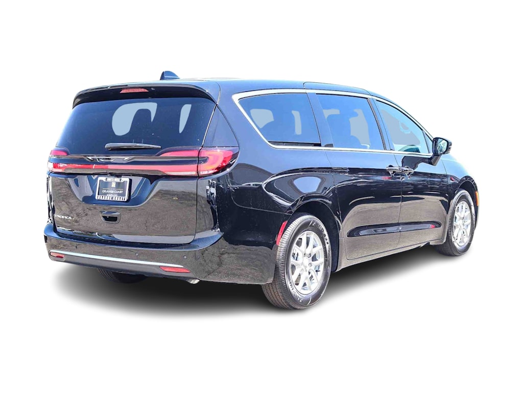 Thumbnail: 2027 Chrysler Pacifica - 18
