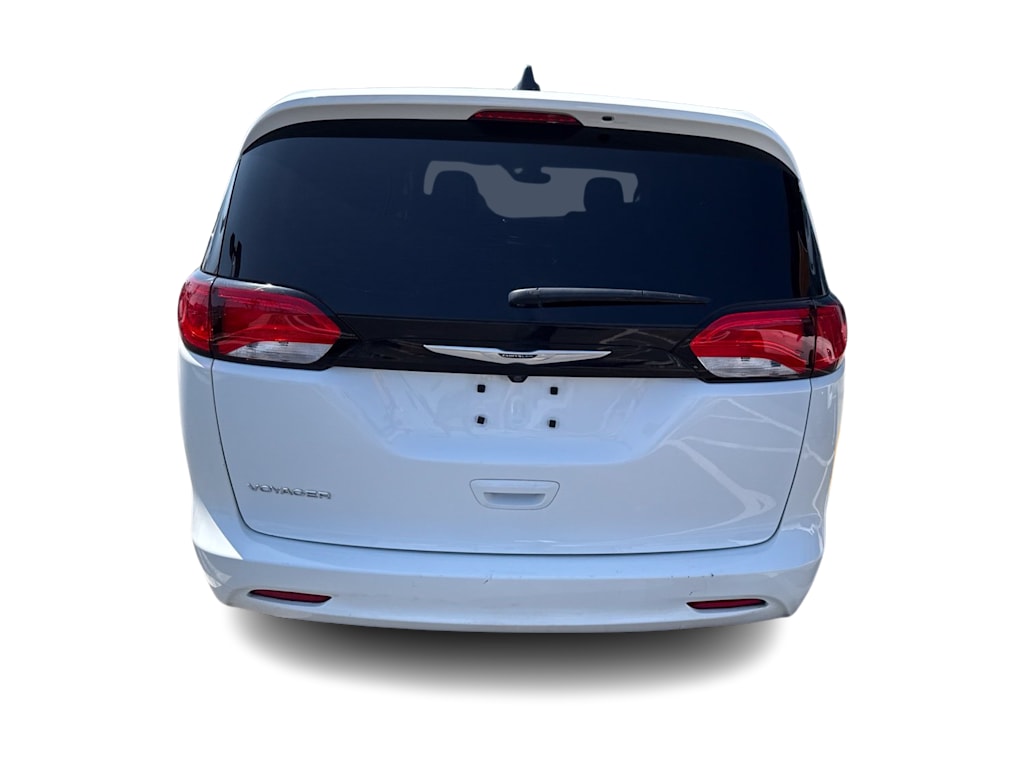 Thumbnail: 2022 Chrysler Voyager - 22