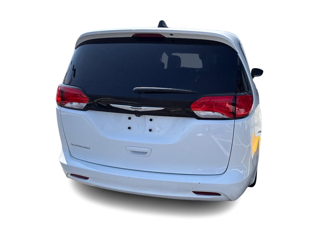 Thumbnail: 2022 Chrysler Voyager - 5