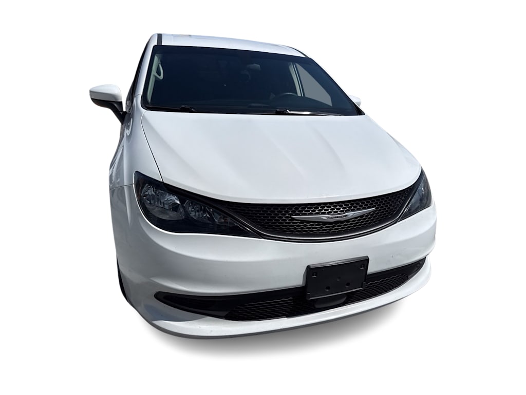 Thumbnail: 2022 Chrysler Voyager - 13