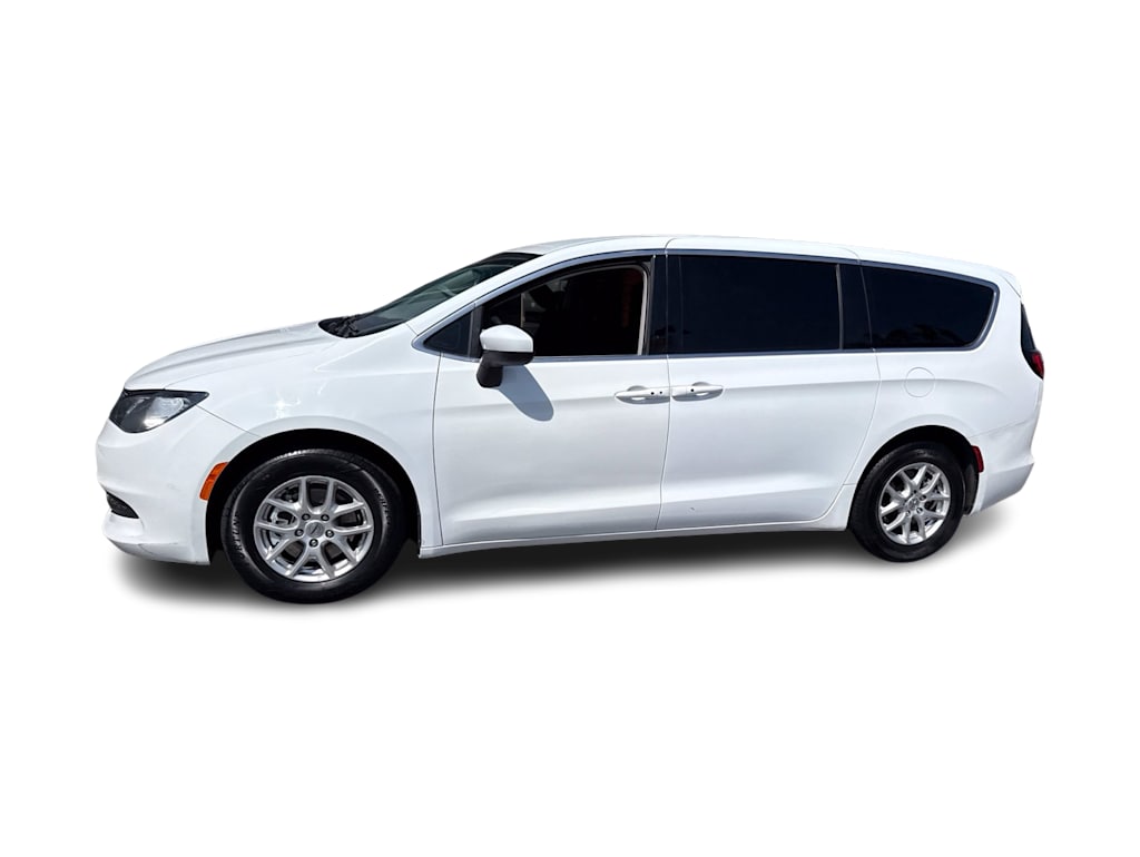 Thumbnail: 2022 Chrysler Voyager - 24