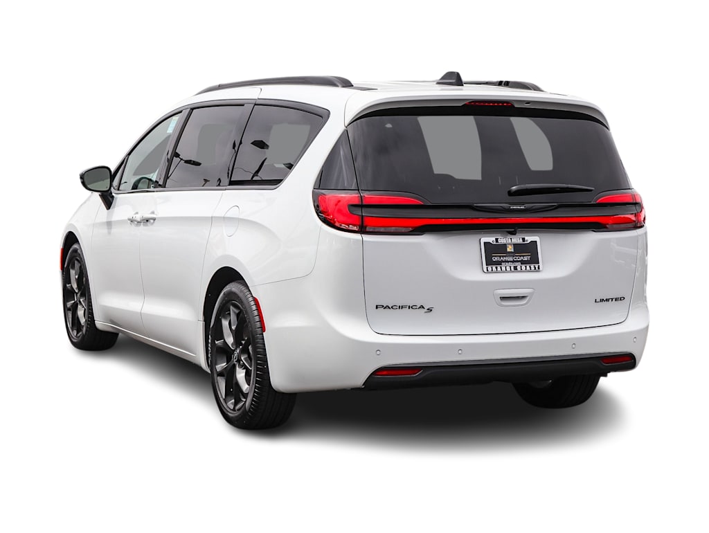 Thumbnail: 2026 Chrysler Pacifica - 3