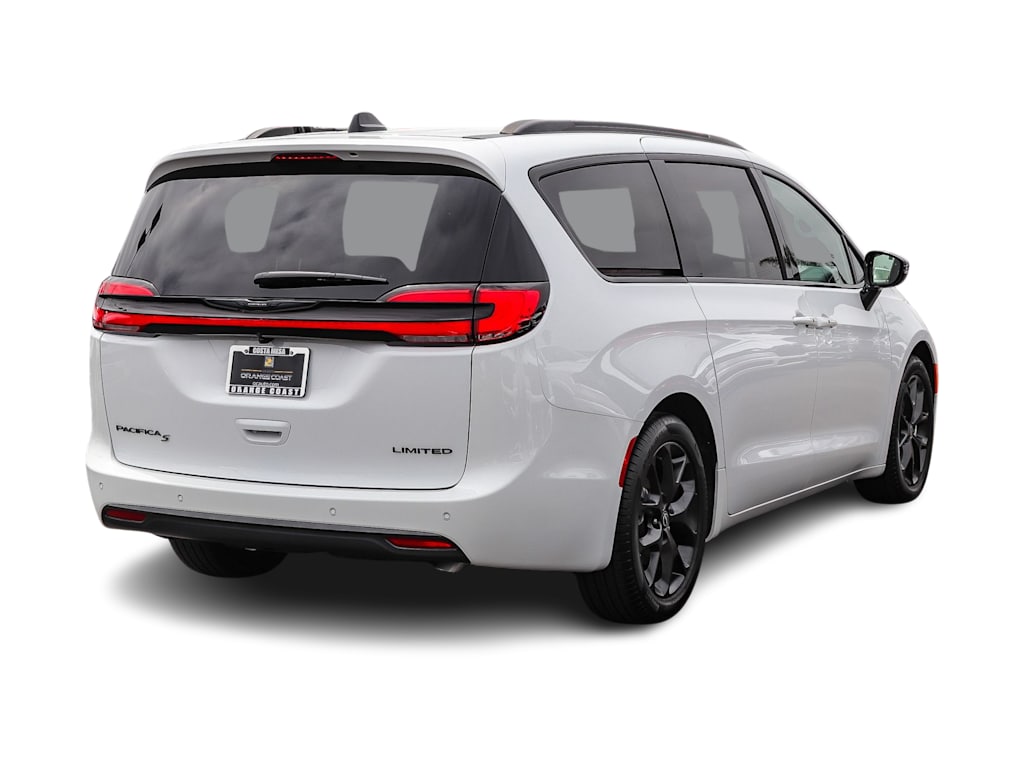 Thumbnail: 2026 Chrysler Pacifica - 17