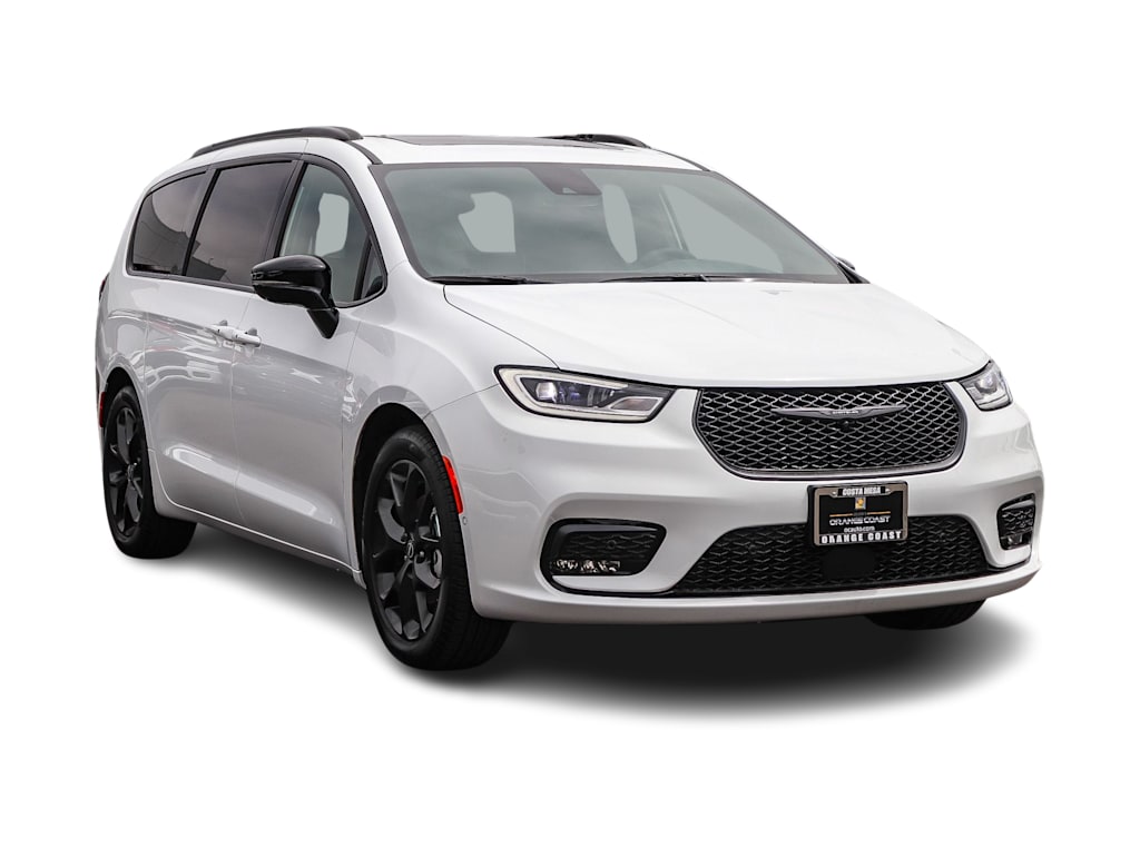 Thumbnail: 2026 Chrysler Pacifica - 16