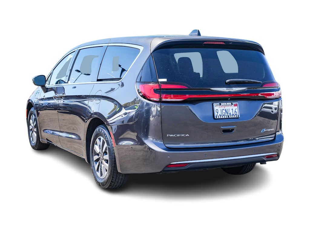 Thumbnail: 2022 Chrysler Pacifica - 3