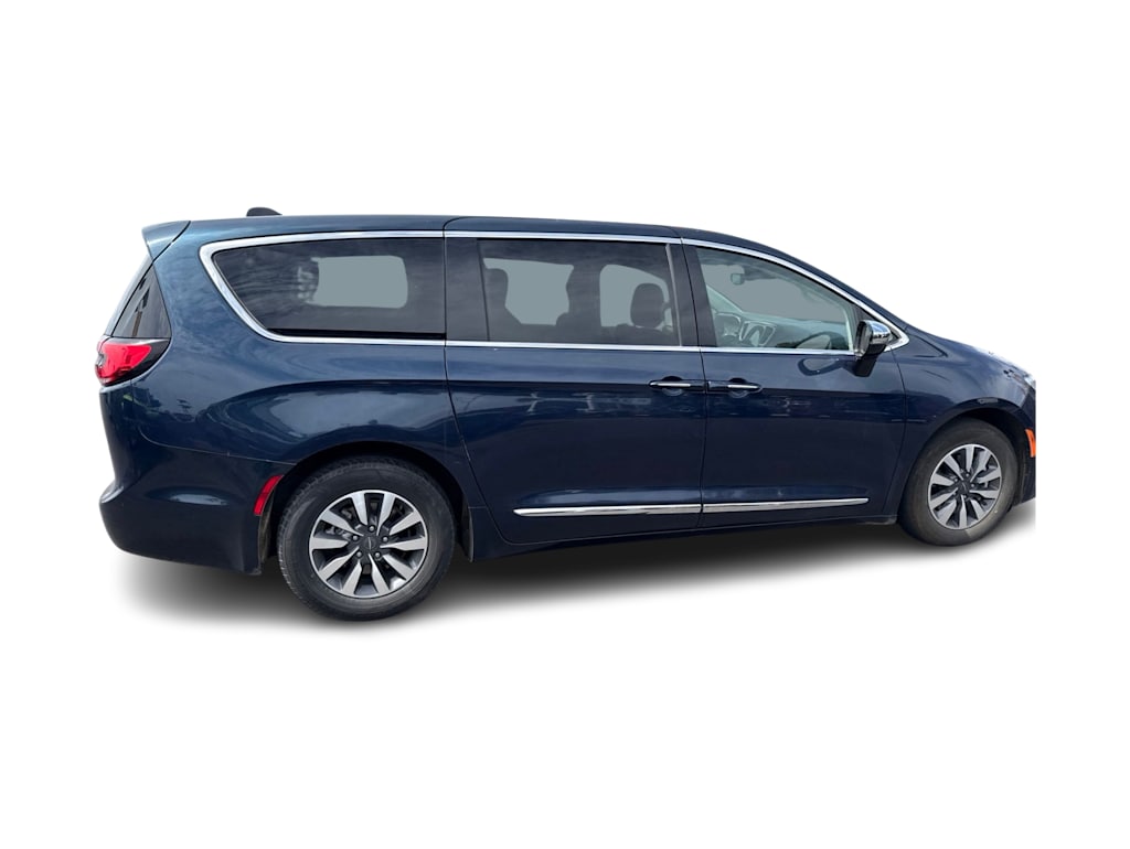 Thumbnail: 2023 Chrysler Pacifica - 18