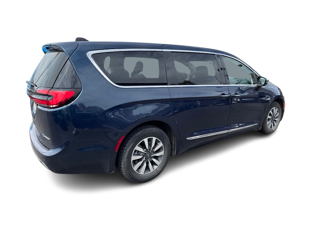 Thumbnail: 2023 Chrysler Pacifica - 19