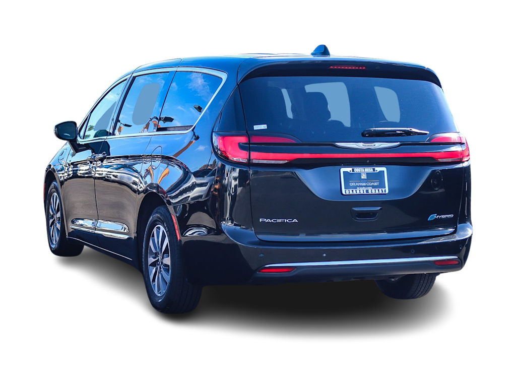 Thumbnail: 2023 Chrysler Pacifica - 3