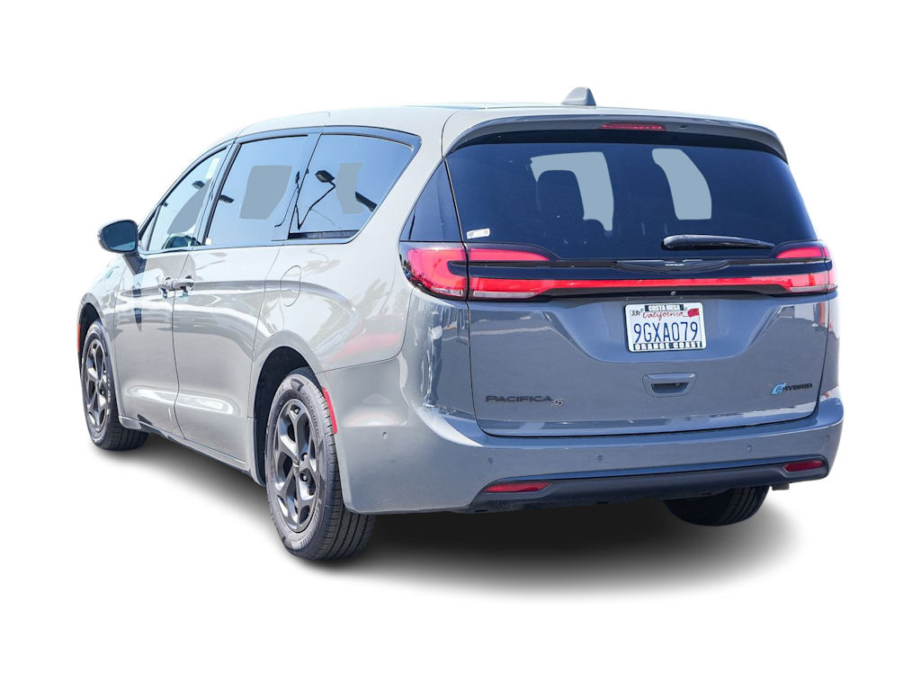 Thumbnail: 2022 Chrysler Pacifica - 3