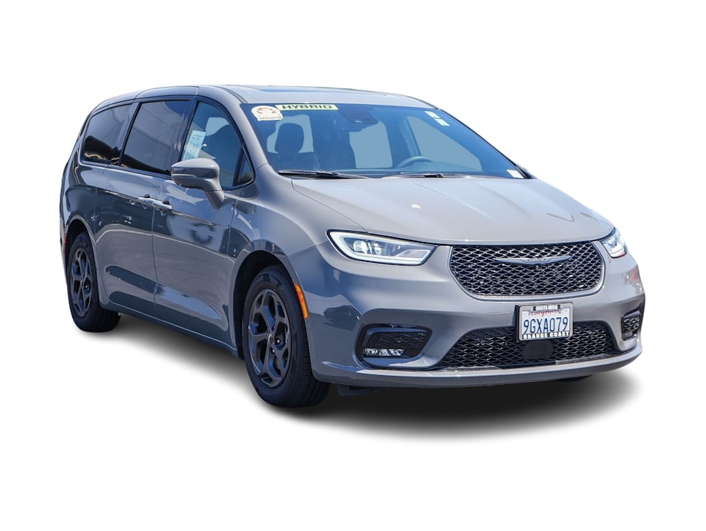 Thumbnail: 2022 Chrysler Pacifica - 17