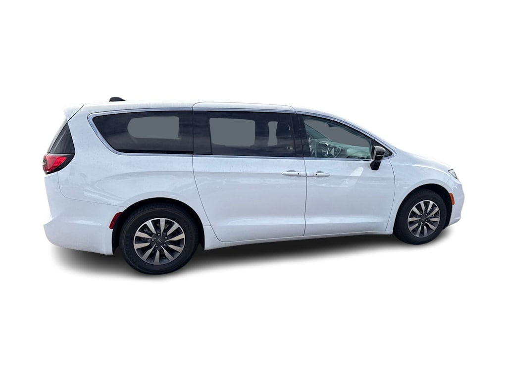 Thumbnail: 2024 Chrysler Pacifica - 18