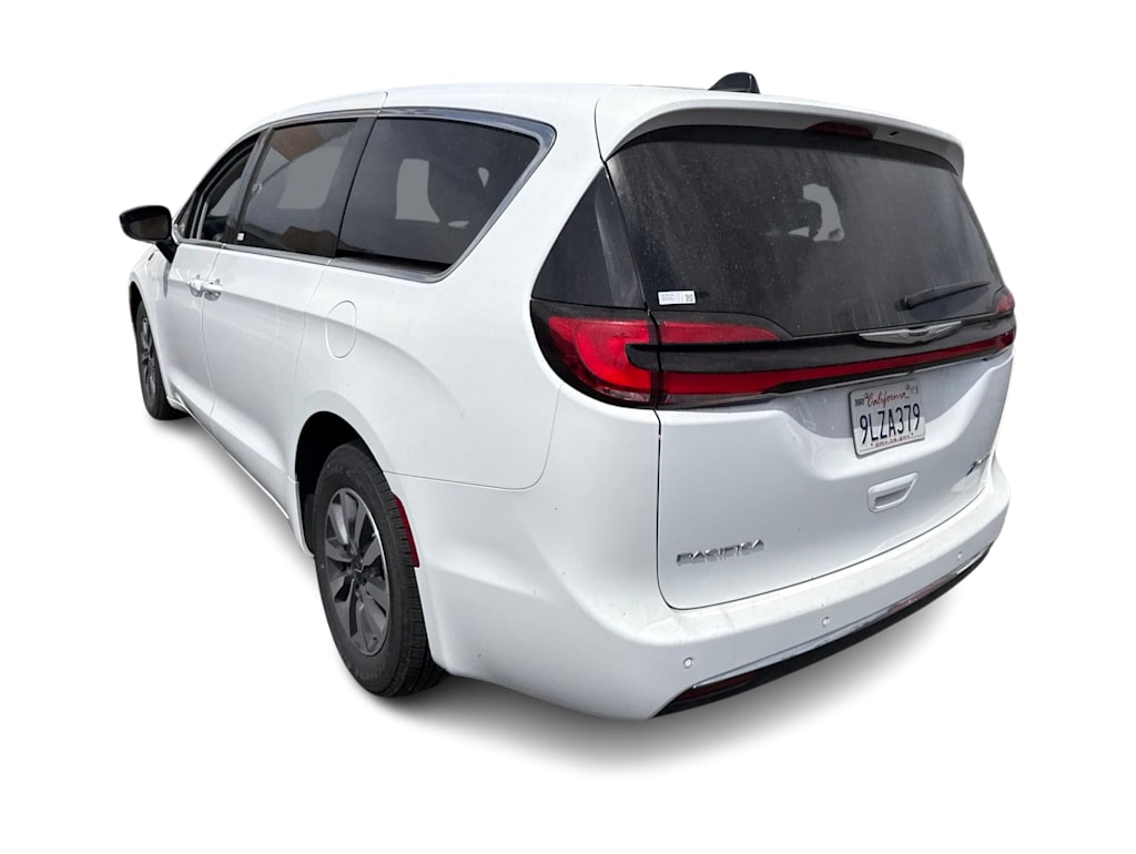 Thumbnail: 2024 Chrysler Pacifica - 4